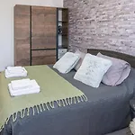 公寓 House With The Clocks